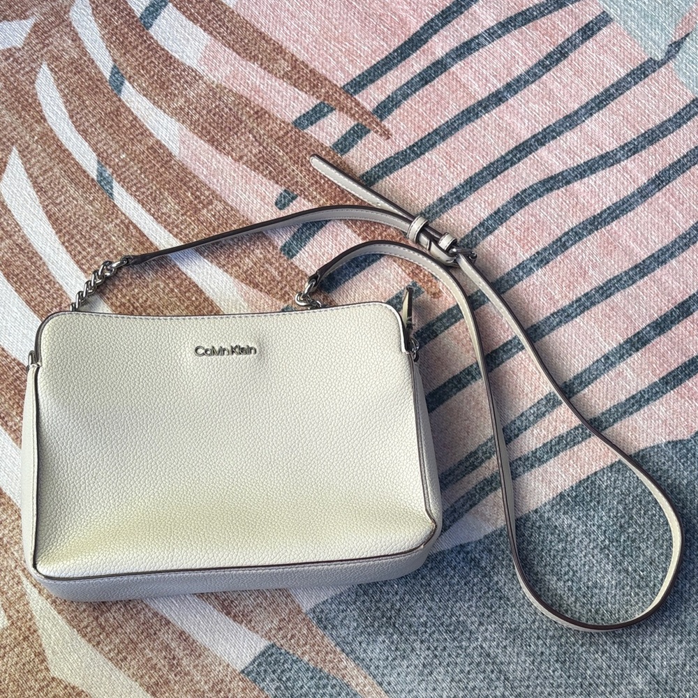 Calvin Klein White/Stone Structured Crossbody Purse Bag Pebble Leather